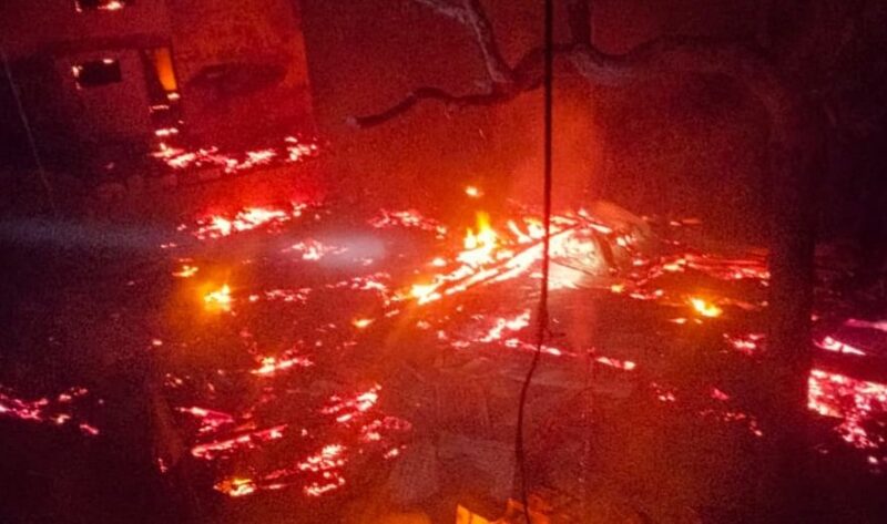 Kebakaran di Sinjai Barat hanguskan empat rumah. (ist)