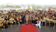 Wali Kota Makassar Munafri Arifuddin Melepas Kontingen Makassar ke Porprov 2026. (ist)