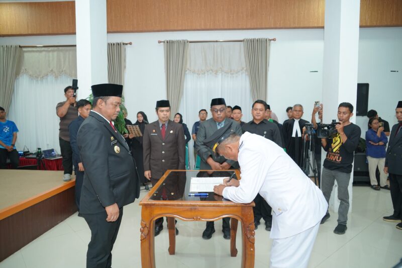 Bupati Luwu Lantik 33 Pejabat Administrator dan Pengawas. (ist)