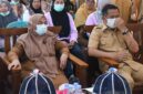 Bupati Sinjai Ratnawati Arif diddampingi Kadinkes Sinjai, dr. Kahar Anies. (ist)