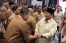 Wali Kota Makassar Munafri Arifuddin bersalaman dengan Presiden Prabowo Subianto. (ist_