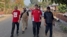 Pj Sekda Bone Edy Saputra Syam bersama sejumlah pimpinan OPD jalan pagi di Kelurahan Pallette. (ist)