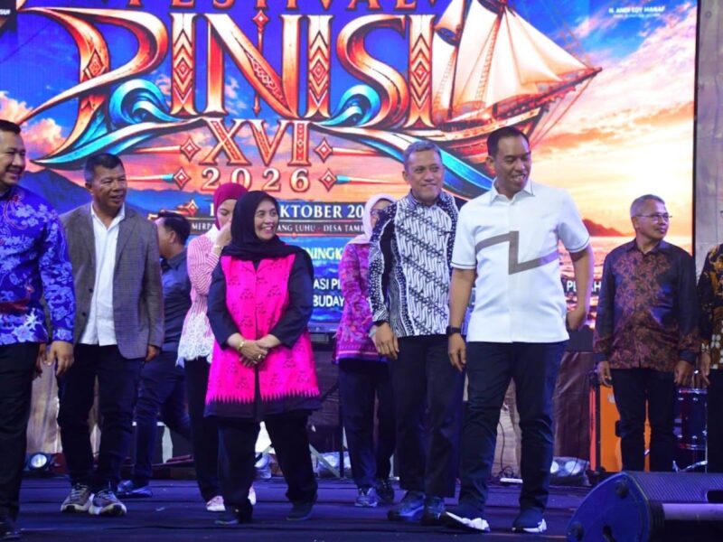 Hadiri Festival Pinisi XVI, Bupati Sinjai Dorong Budaya Jadi Magnet Wisata. (ist)