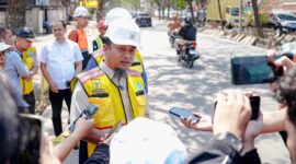 Gubernur Sulsel Pastikan Jalan Rusak di Sisi Tol Ir. Sutami Segera Dibenahi. (ist)
